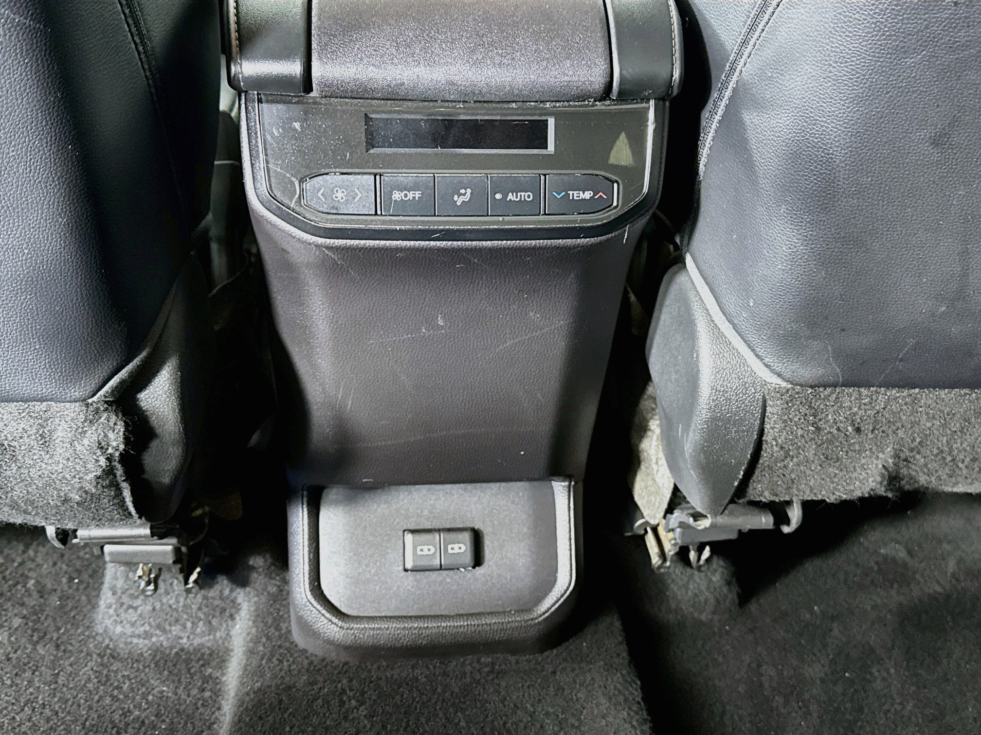 Used 2022 Toyota Highlander XLE AWD/4WD image 26