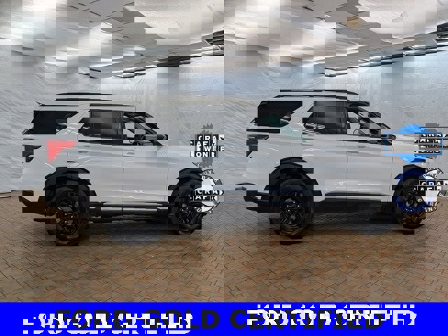 Certified 2023 Ford Explorer XLT w/ Class IV Trailer Tow Package image 8