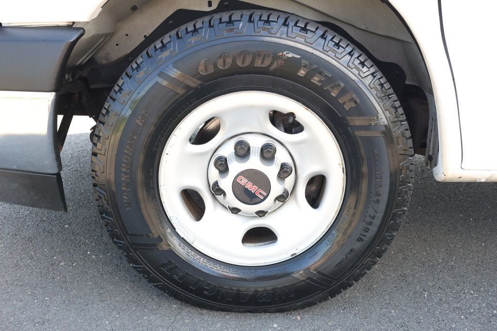 Used 2021 GMC Savana 3500 w/ Power Convenience Package RWD image 9