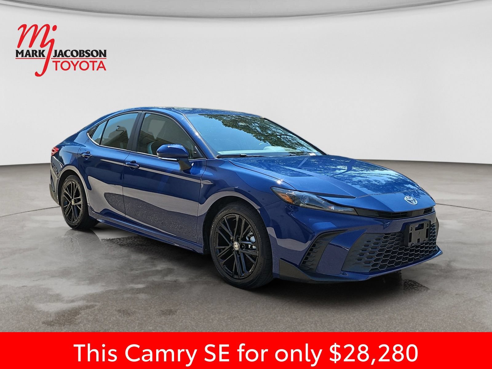 Used 2025 Toyota Camry SE FWD image 5