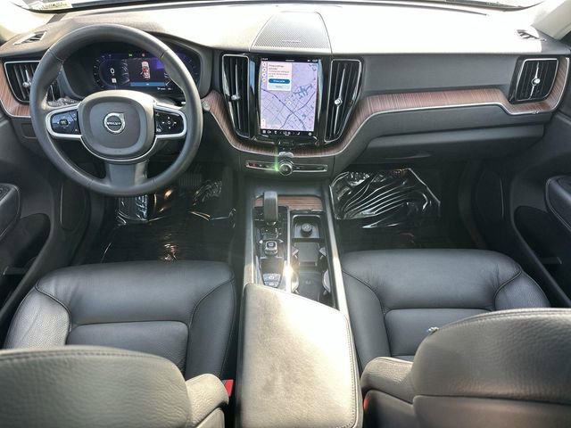 Used 2023 Volvo XC60 B5 Plus image 20