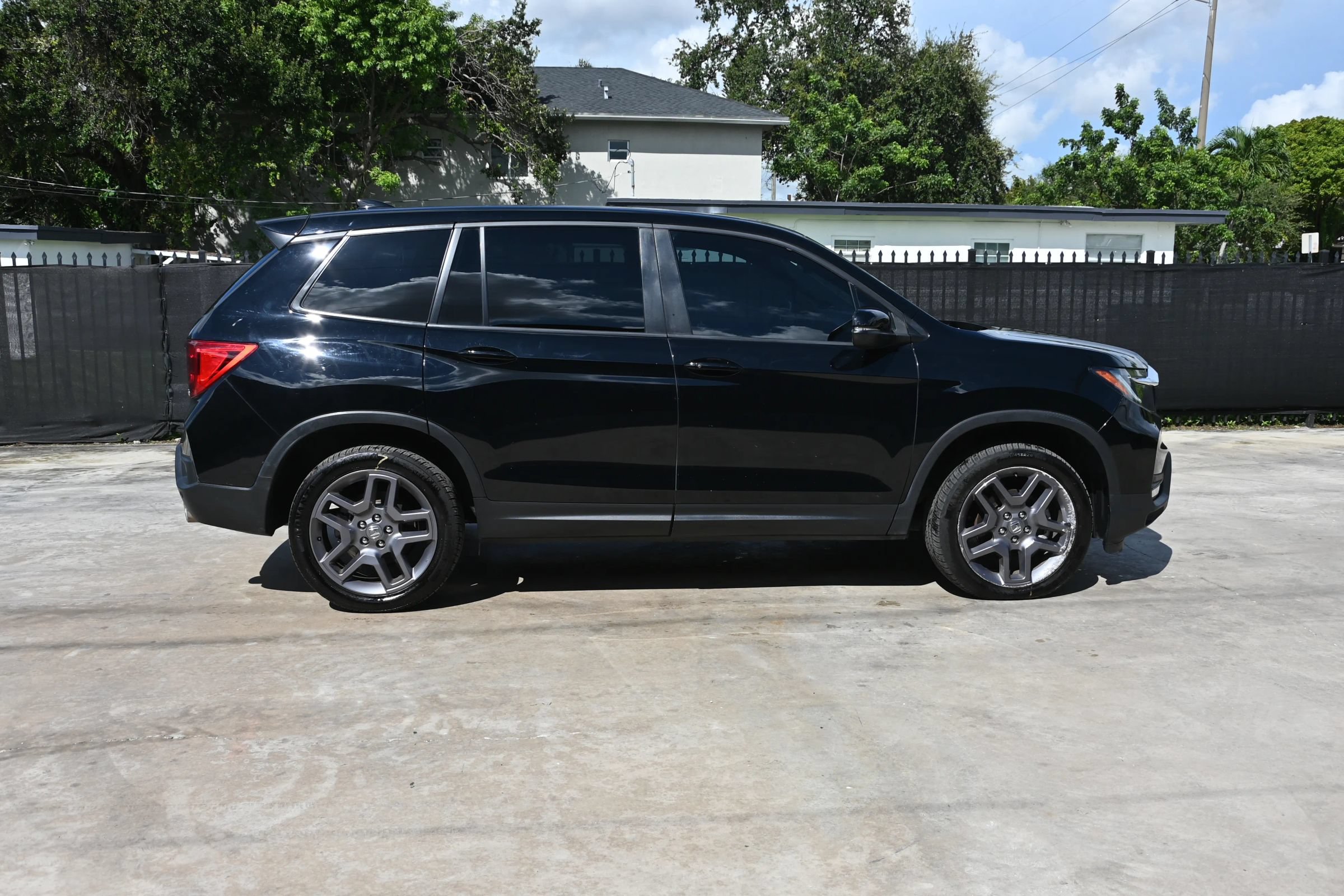 Used 2023 Honda Passport EX-L image 6