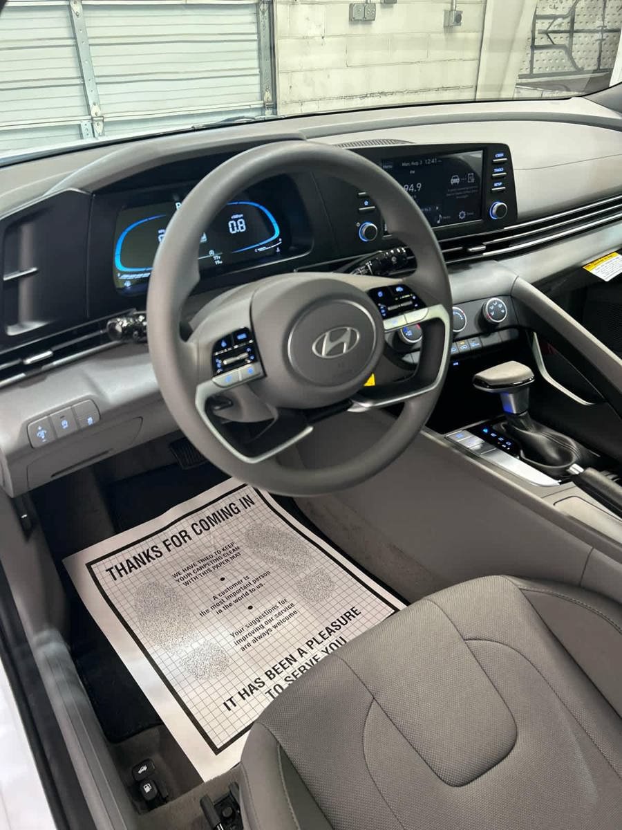New 2026 Hyundai Elantra SE FWD image 9