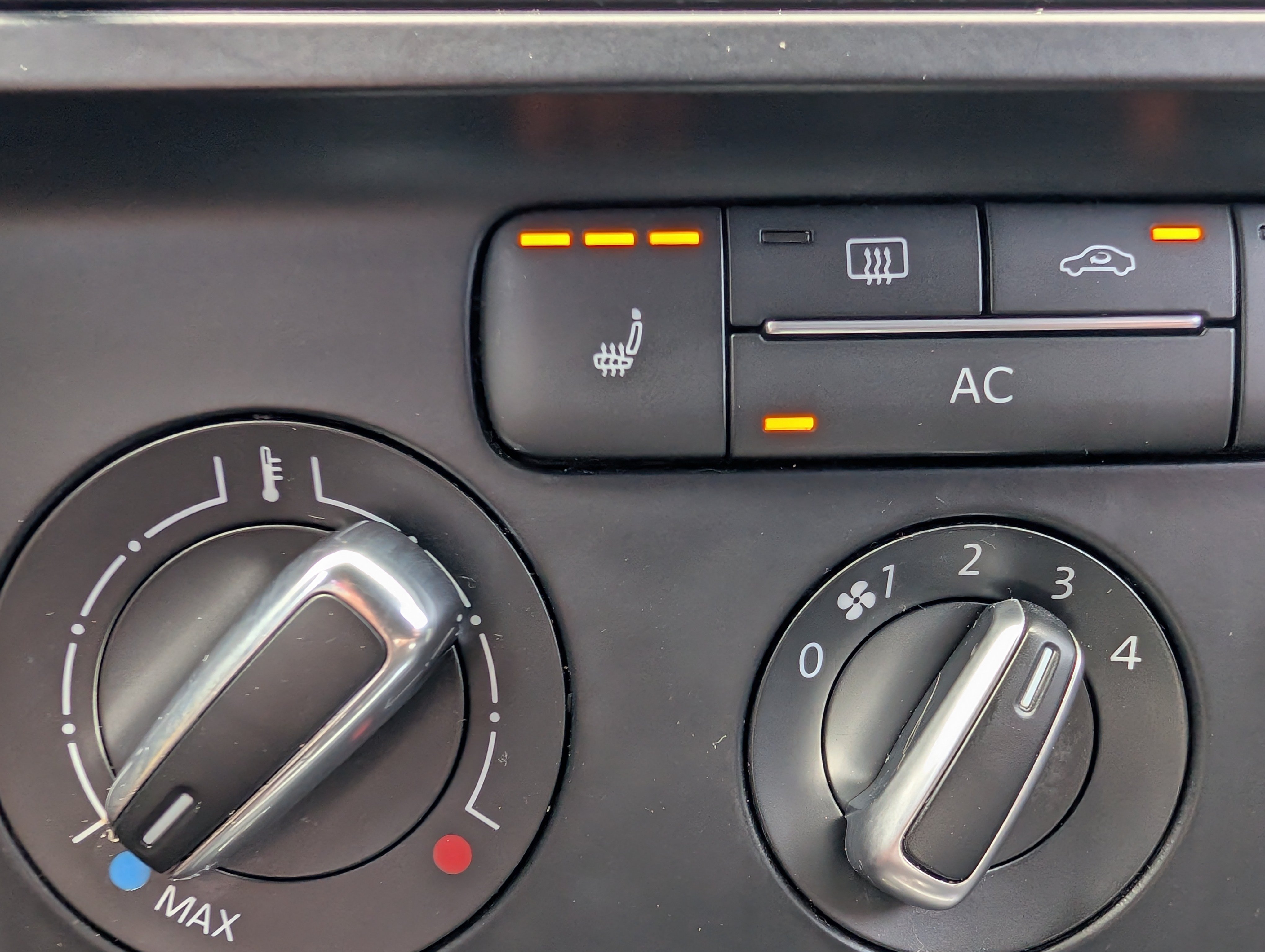 Used 2012 Volkswagen Jetta SE FWD image 15