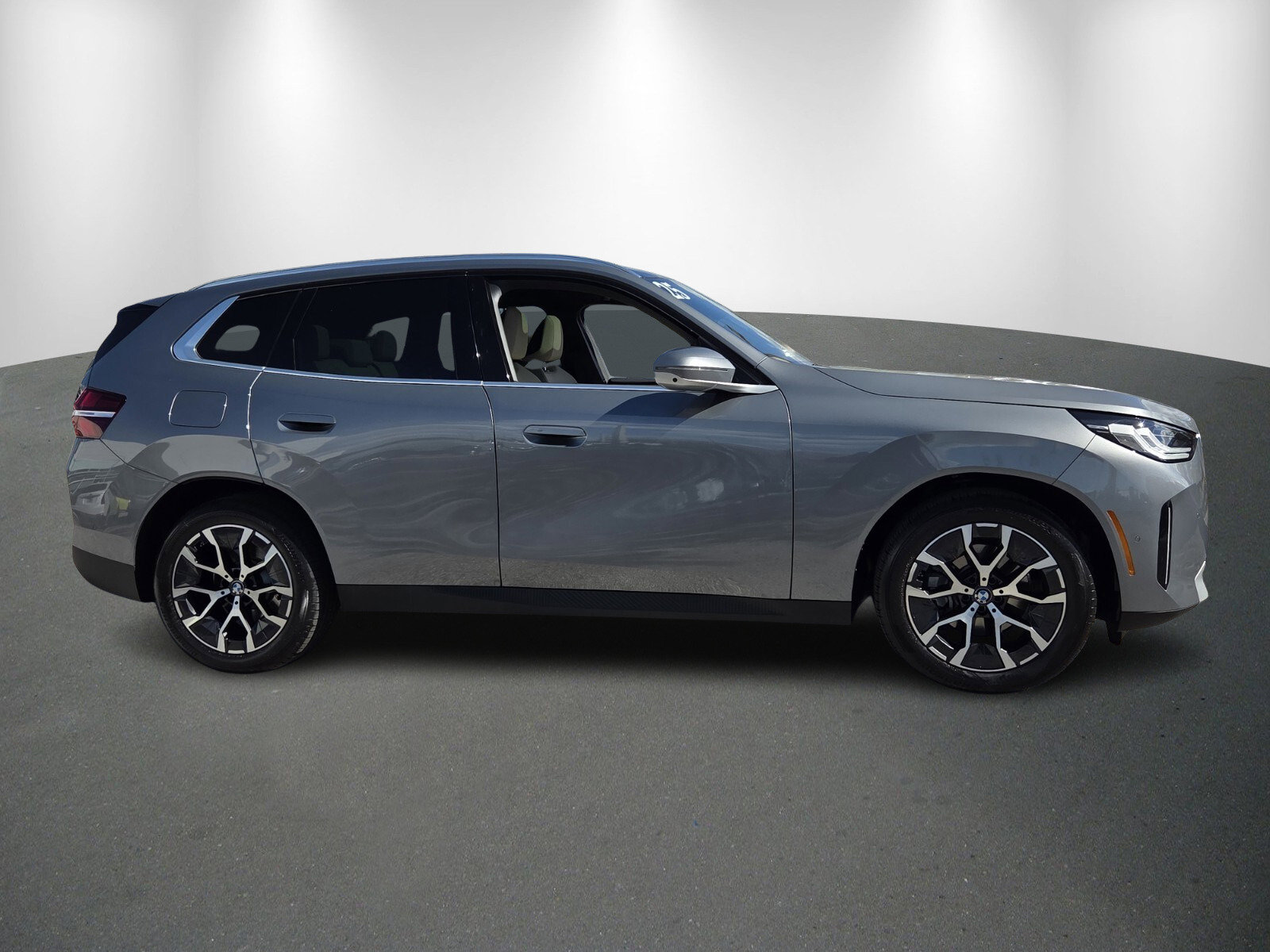 Certified 2025 BMW X3 xDrive30i w/ Premium Package image 8