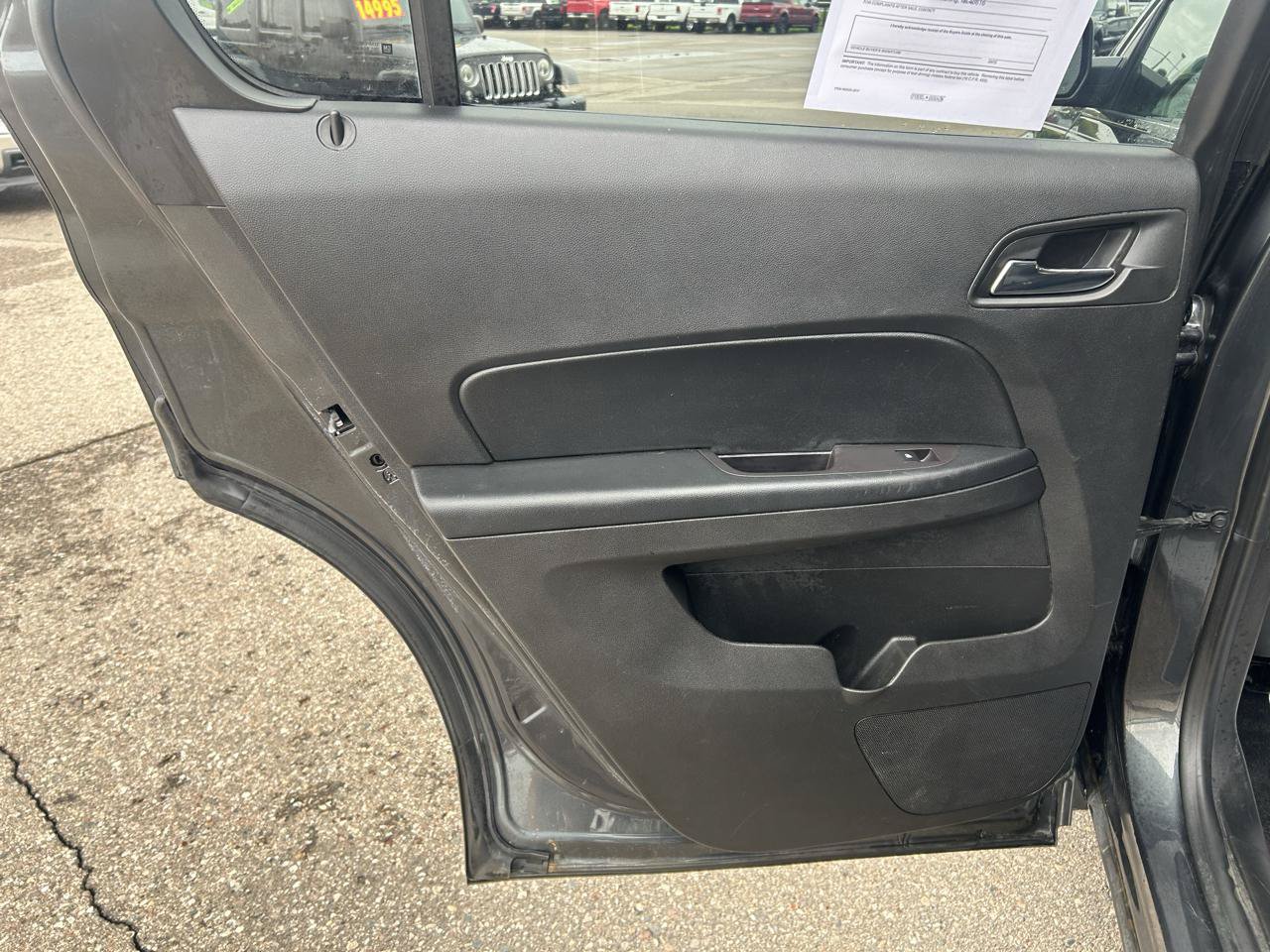 Used 2017 Chevrolet Equinox LT w/ Convenience Package FWD image 13