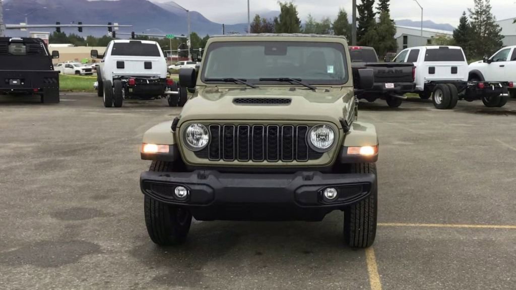 New 2025 Jeep Gladiator Sport image 3