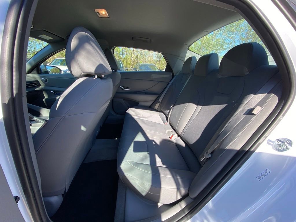 Certified 2024 Hyundai Elantra SE image 31