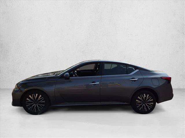Used 2023 Nissan Altima 2.5 SV w/ SV Premium Package FWD image 9