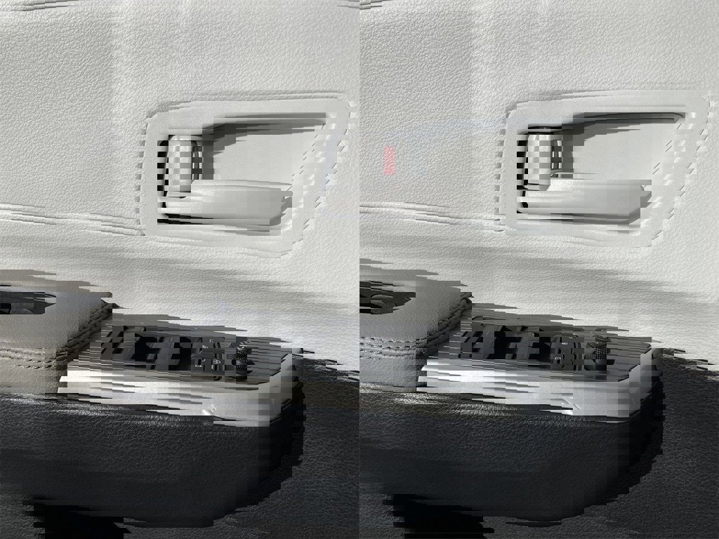 New 2026 Toyota Sienna LE image 6