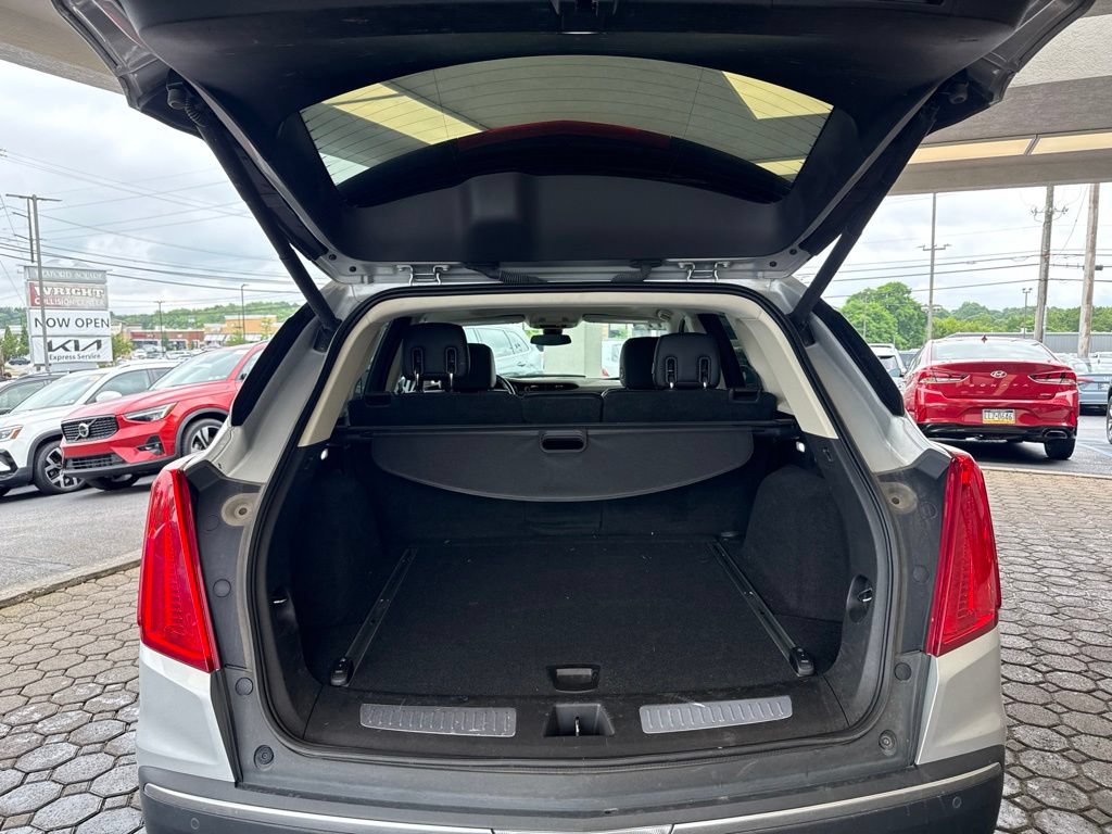 Used 2017 Cadillac XT5 Premium Luxury w/ Advanced Security Package AWD/4WD image 8