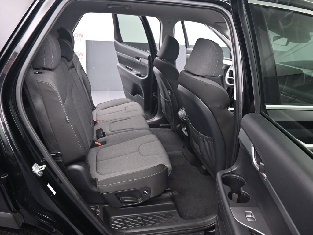 Used 2023 Hyundai Palisade SE w/ Cargo Package image 26