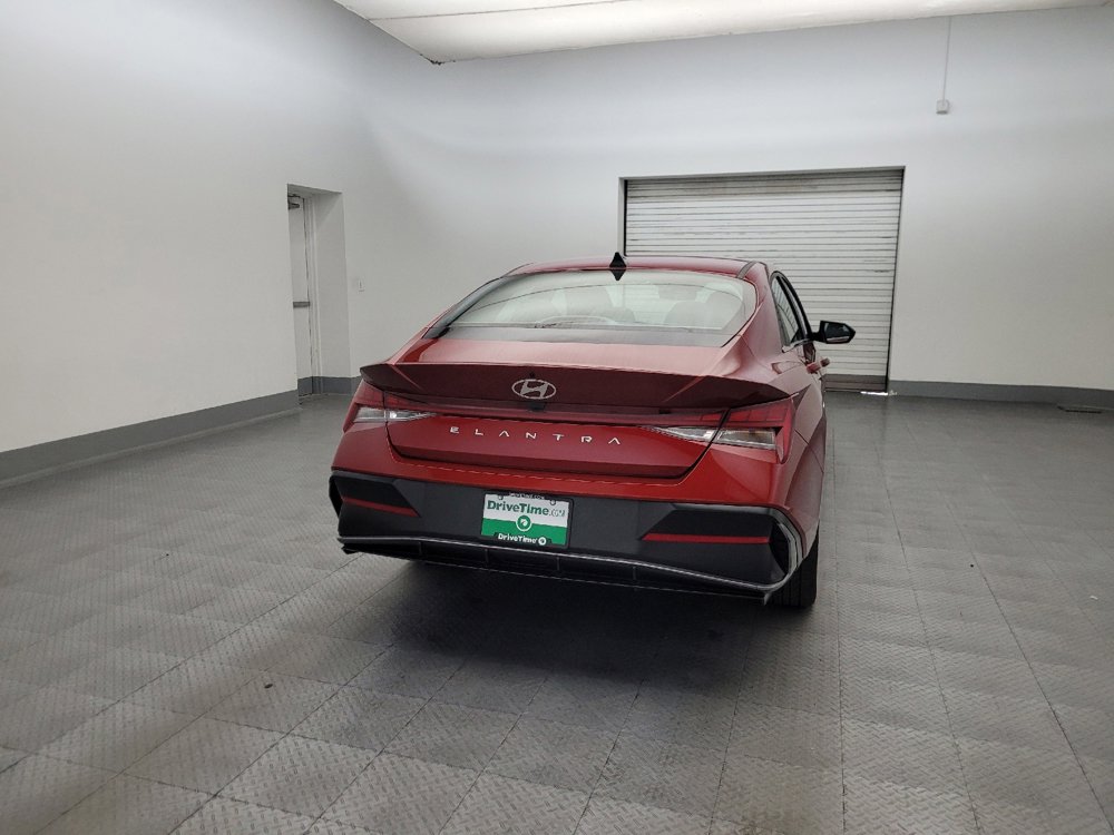 Used 2025 Hyundai Elantra SEL FWD image 7
