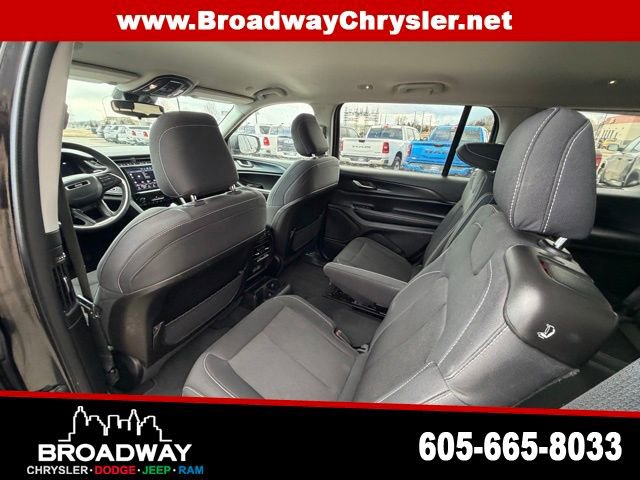 Used 2023 Jeep Grand Cherokee L Laredo AWD/4WD image 14