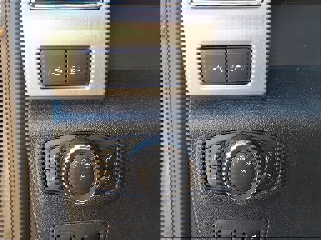 Used 2019 Ford F150 Platinum w/ Equipment Group 701A Luxury image 18