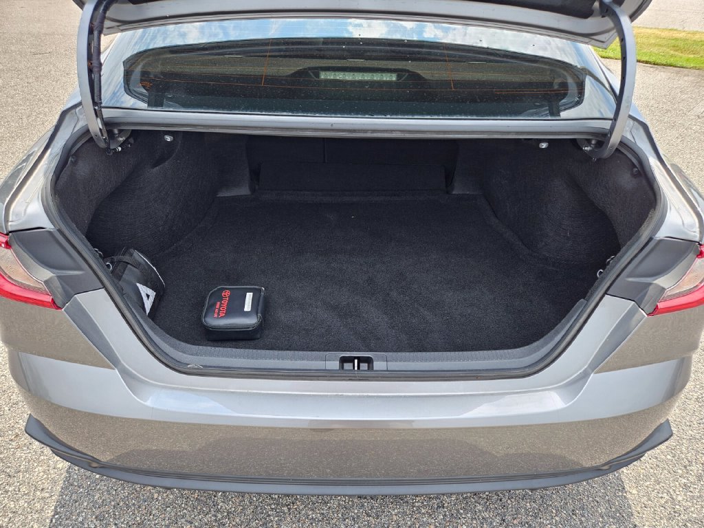 Certified 2025 Toyota Camry SE w/ Convenience Package FWD image 18