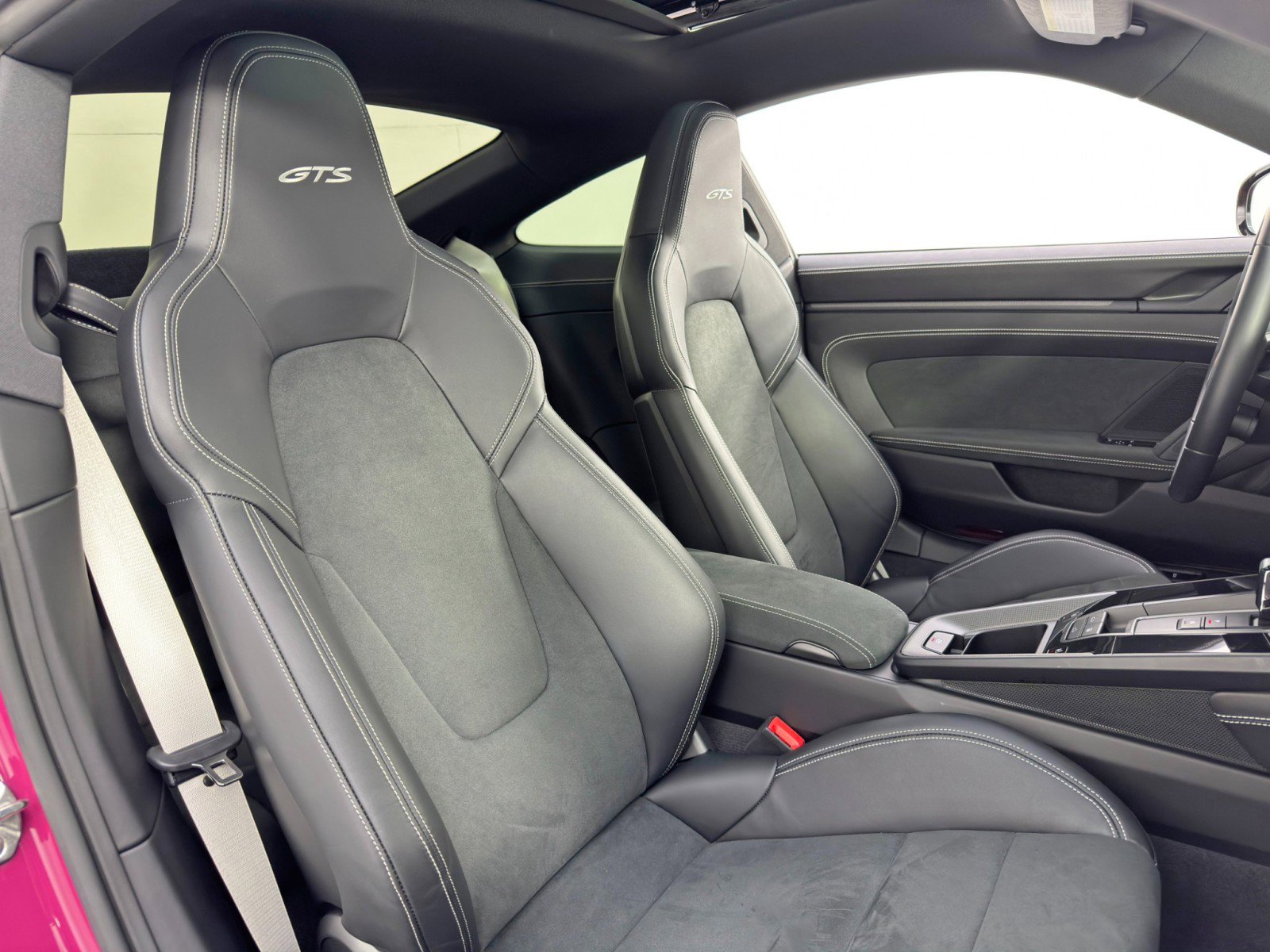 Used 2024 Porsche 911 Carrera GTS w/ Premium Package image 36