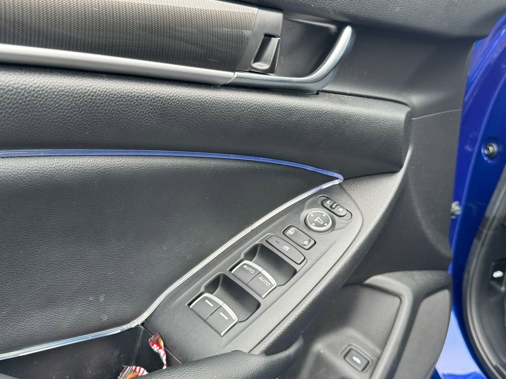 Used 2022 Honda Accord Sport image 11