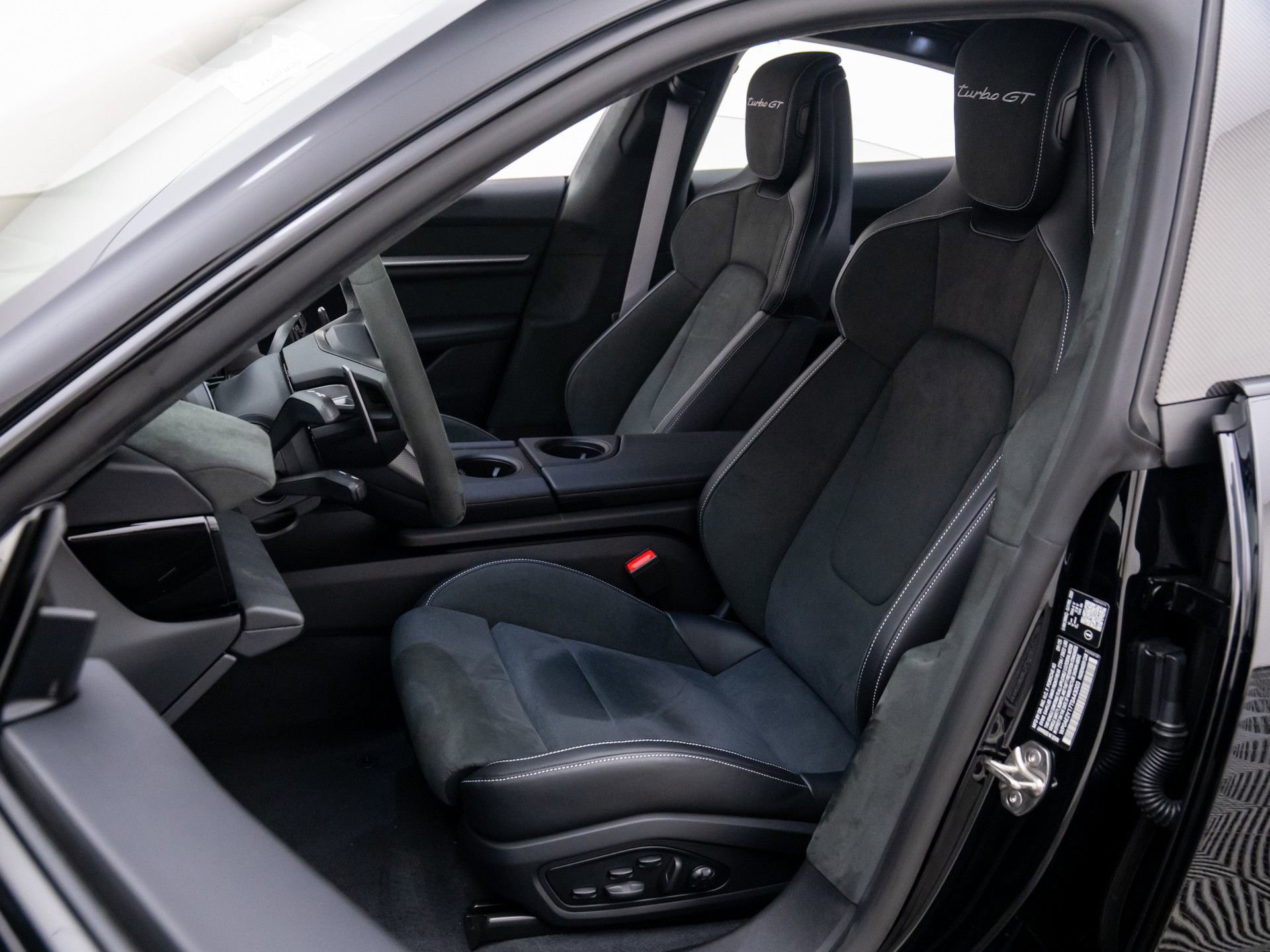 New 2026 Porsche Taycan GTS AWD/4WD image 5