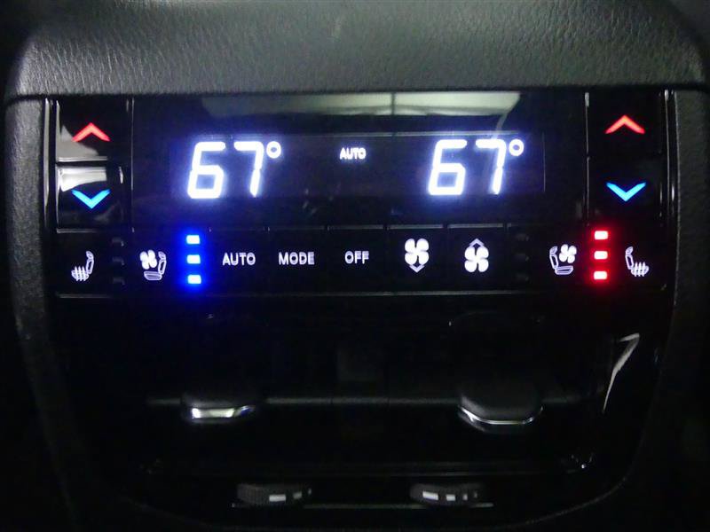 Used 2023 Jeep Grand Cherokee L Summit AWD/4WD image 30