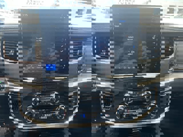 Used 2024 Ford Expedition Max XLT image 17