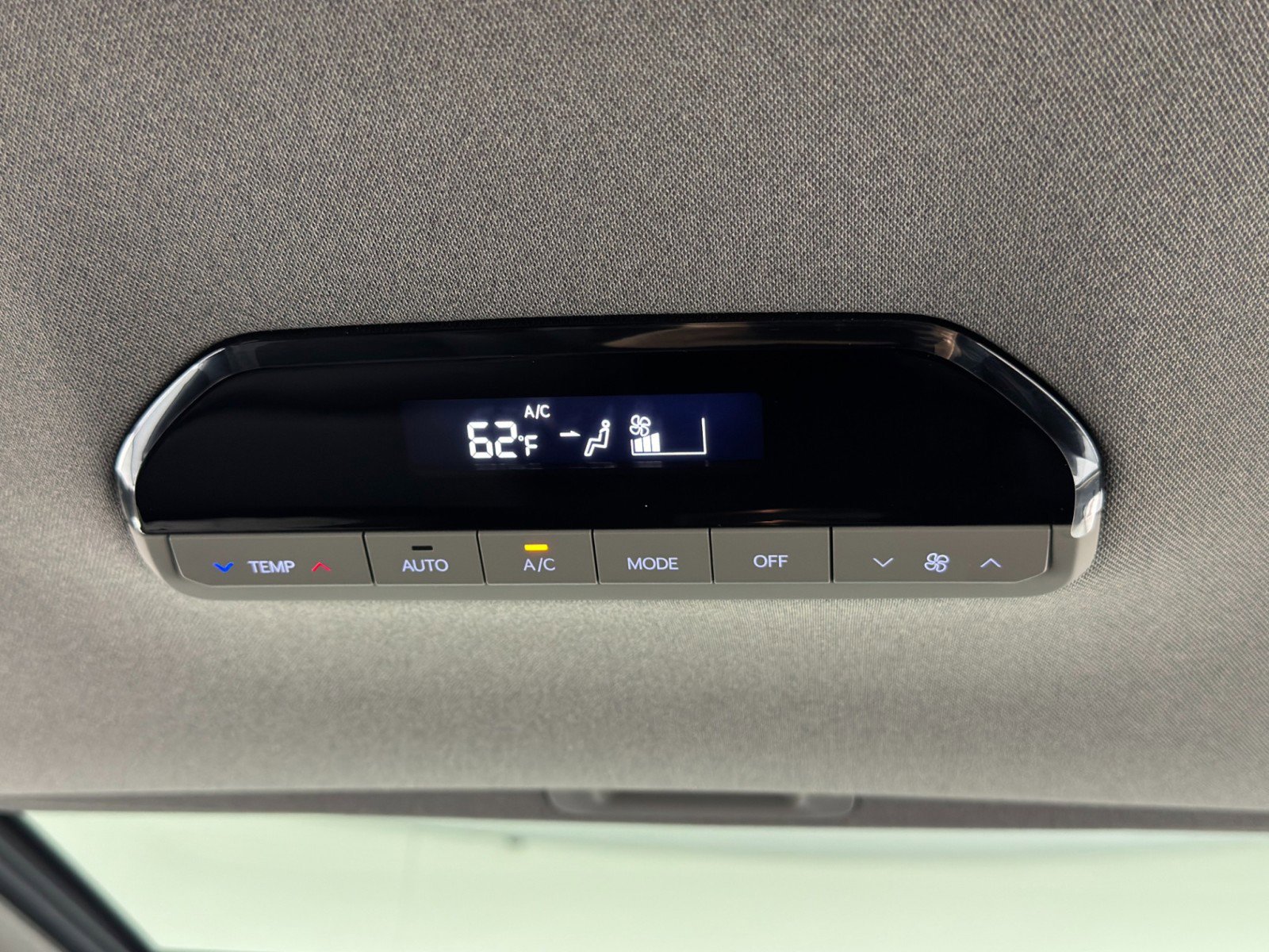 Used 2024 Kia EV9 Land image 36