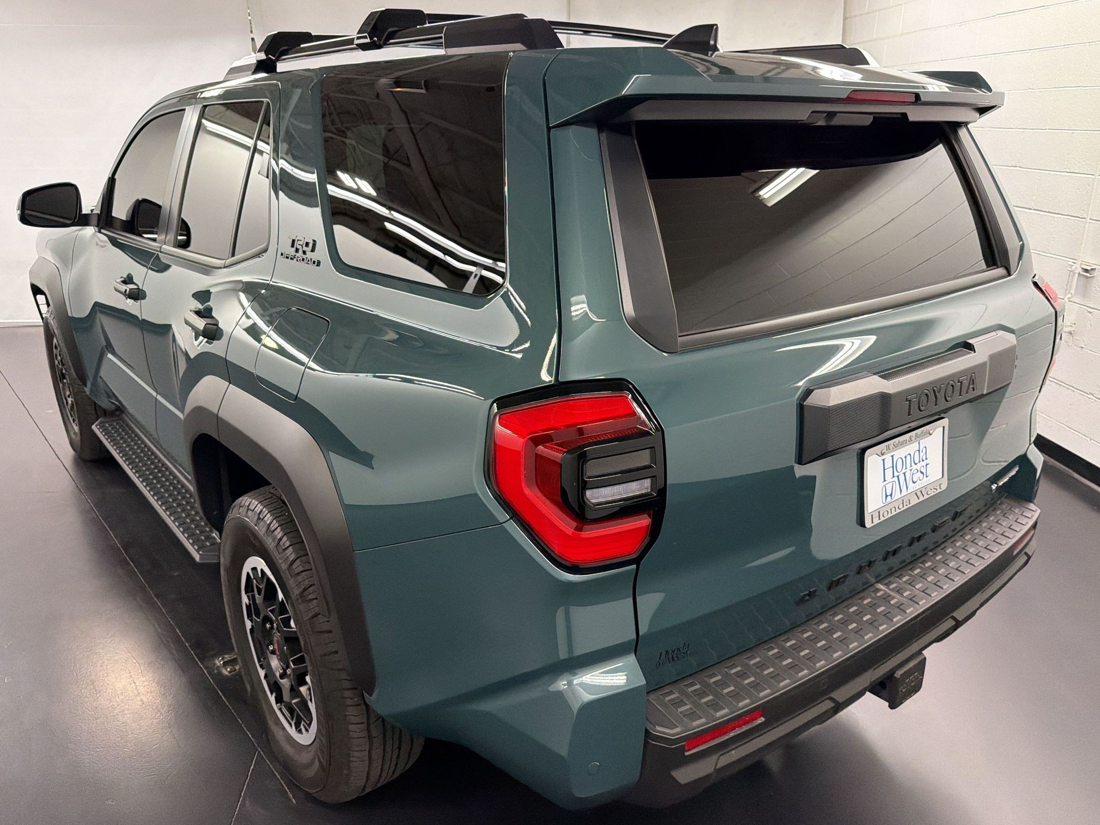 Used 2025 Toyota 4Runner TRD Off-Road AWD/4WD image 3