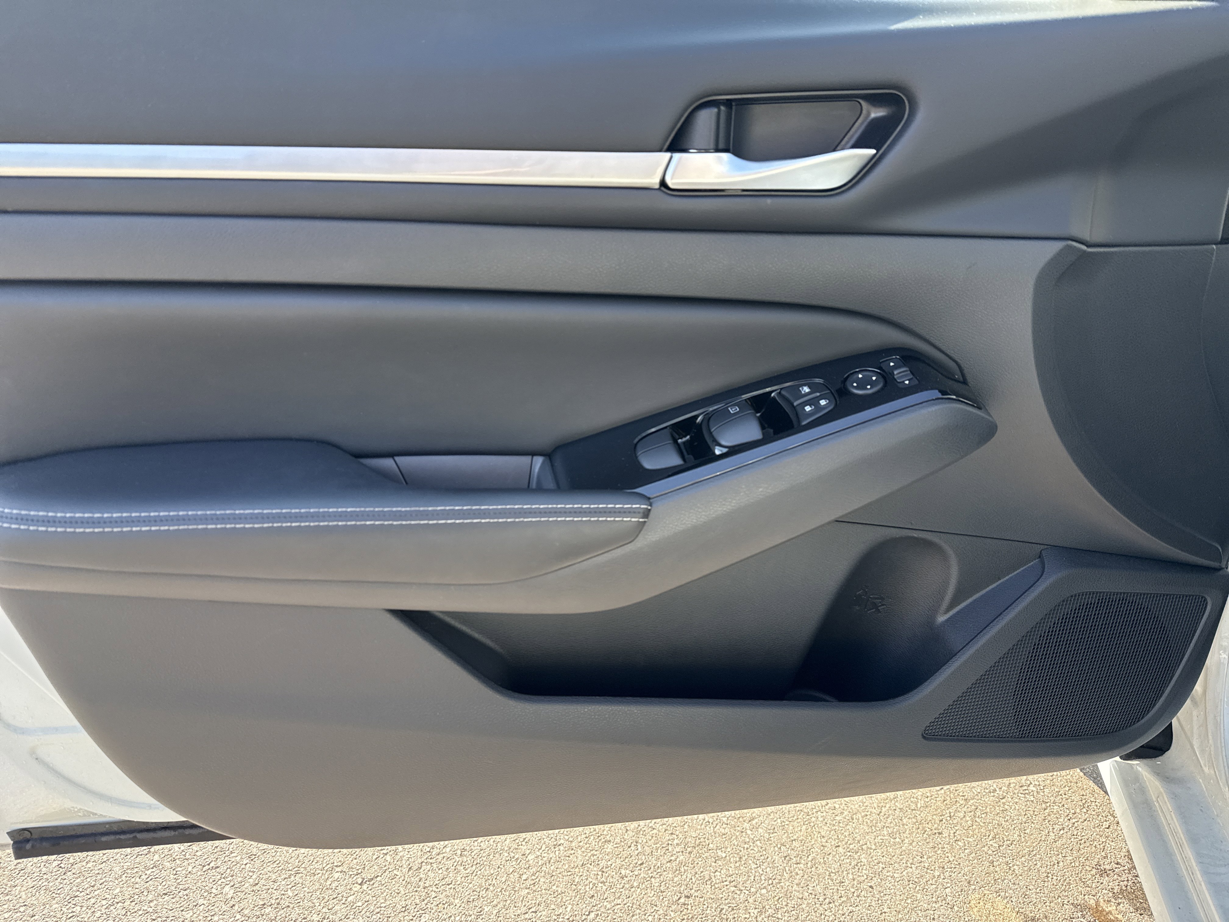 Used 2023 Nissan Altima 2.5 SV AWD/4WD image 15