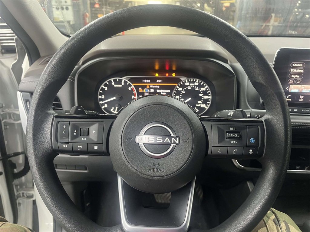 Used 2023 Nissan Rogue SV image 22