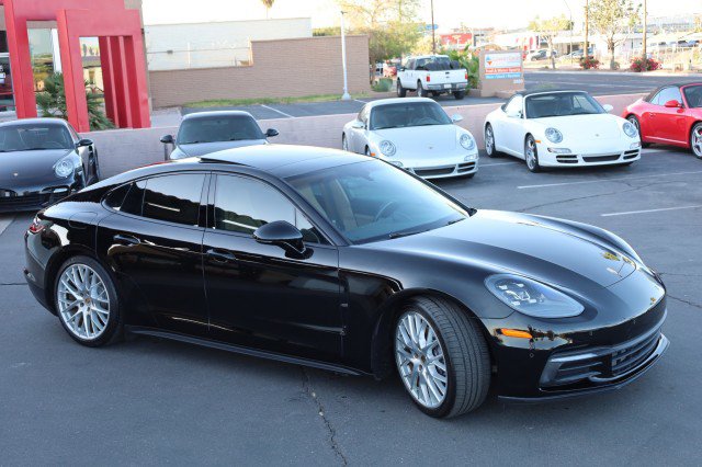 Used 2017 Porsche Panamera image 11