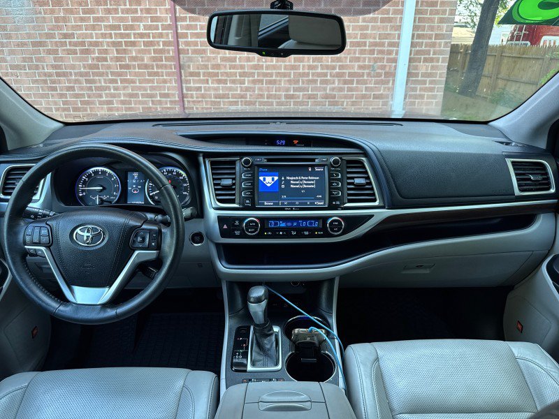 Used 2015 Toyota Highlander Limited AWD/4WD image 20