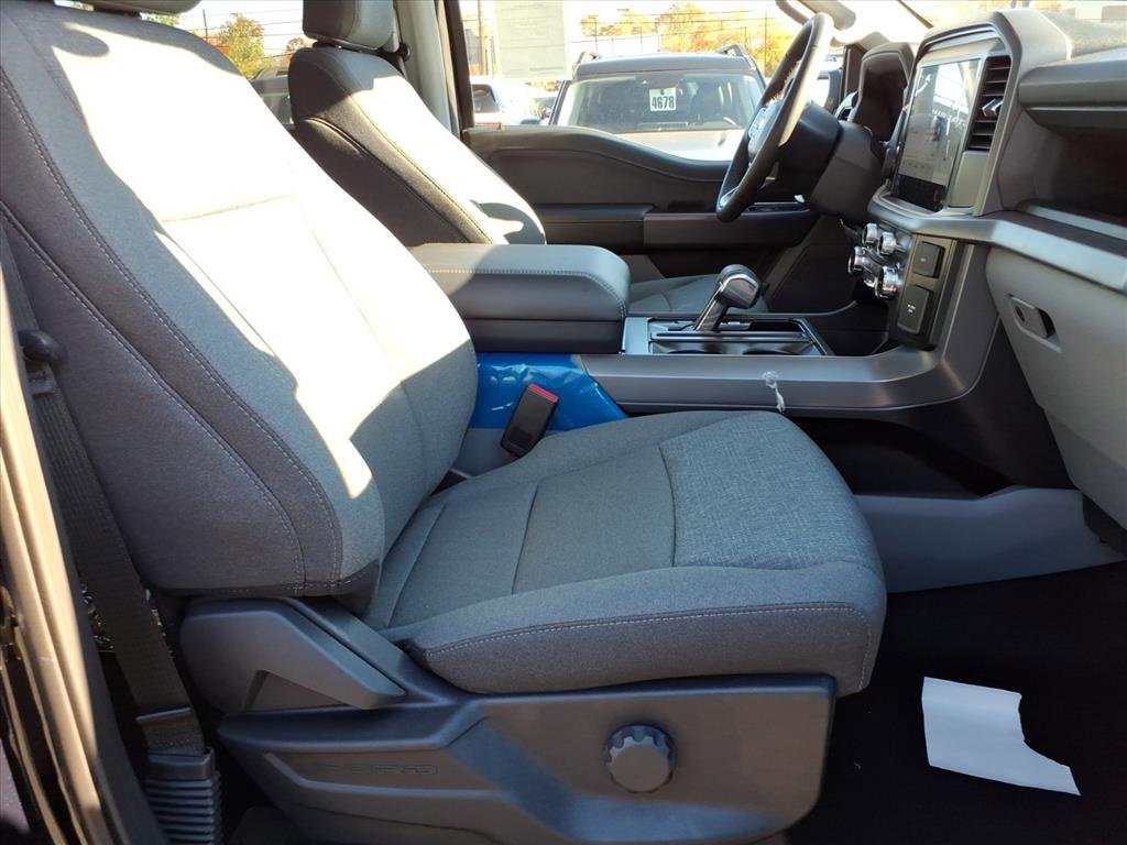 New 2025 Ford F150 Lightning XLT image 8