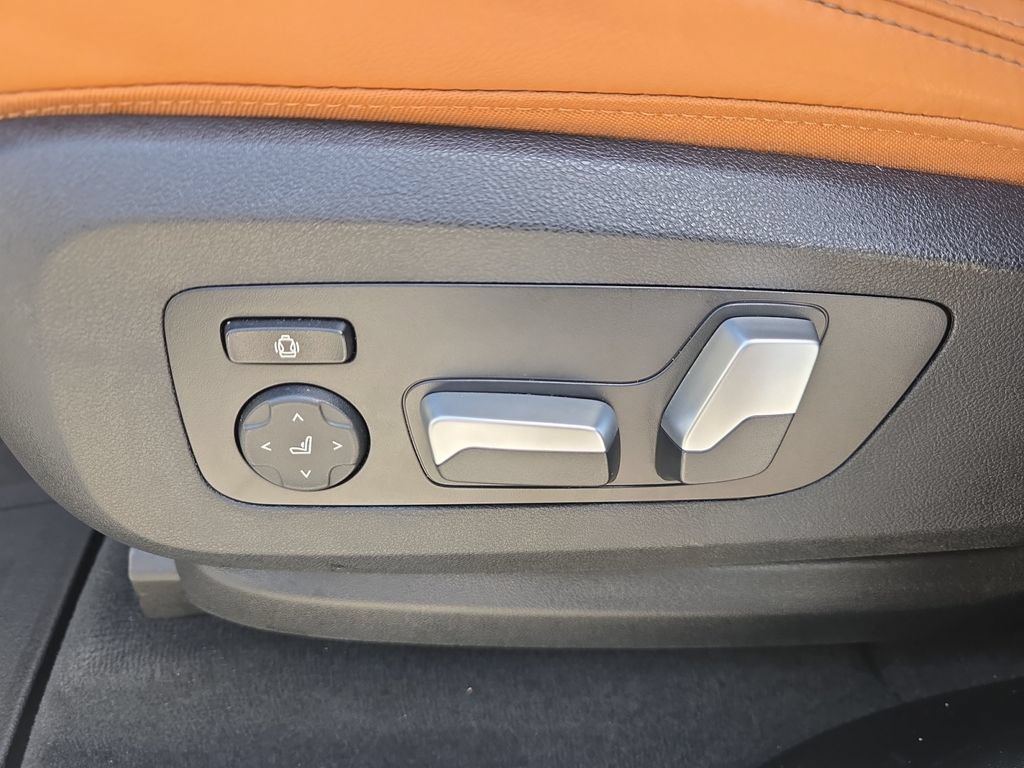 Used 2023 BMW X5 sDrive40i w/ M Sport Package RWD image 19