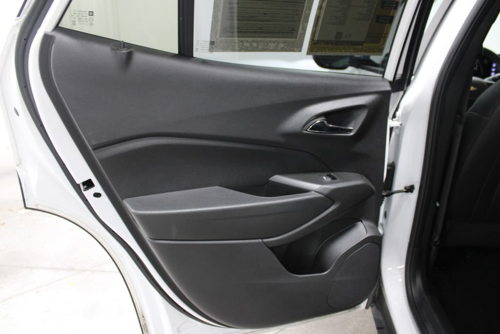 Used 2025 Chevrolet Trax LT FWD image 21