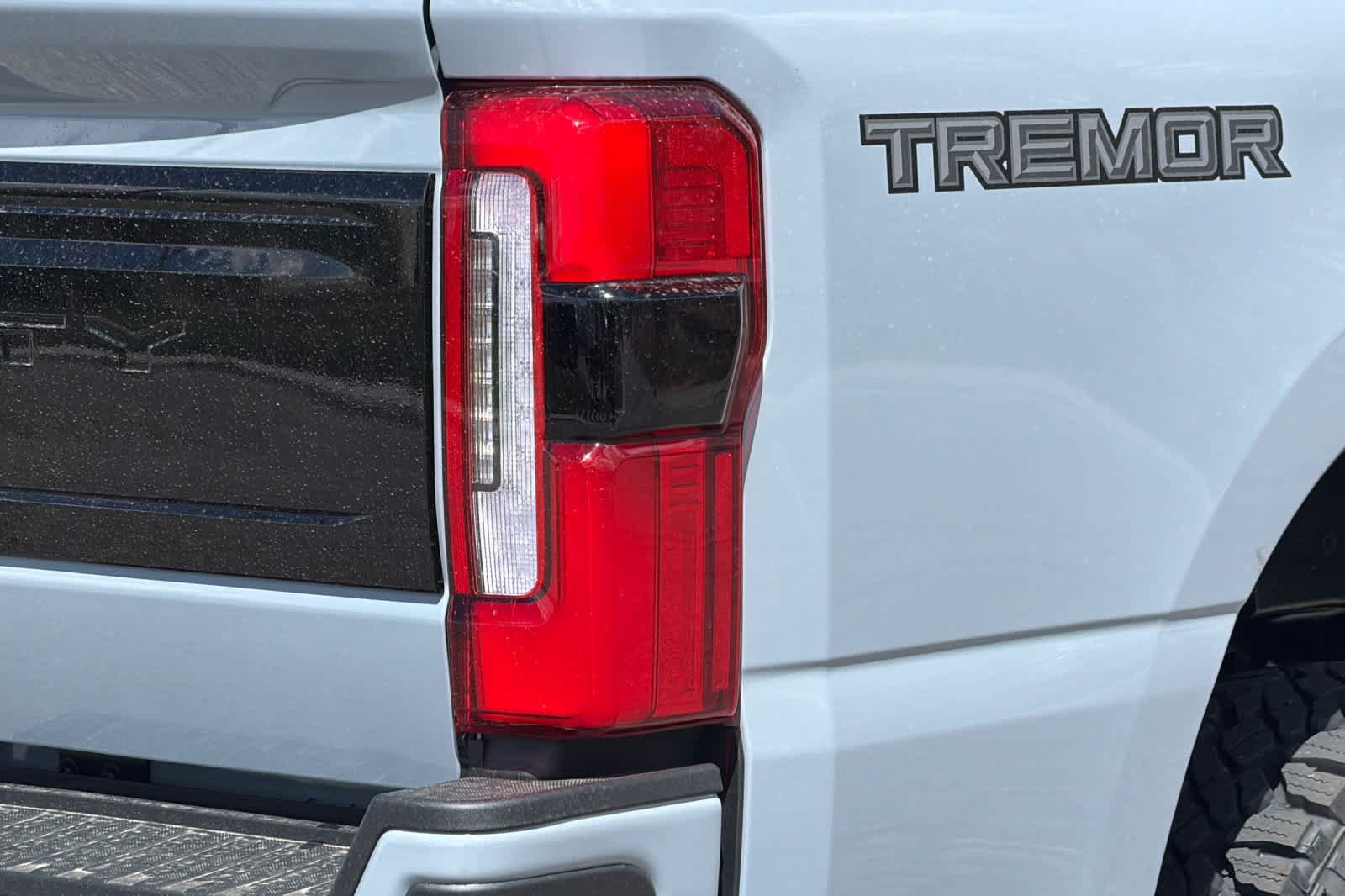 Used 2026 Ford F350 Platinum w/ Tremor Off-Road Package AWD/4WD image 27