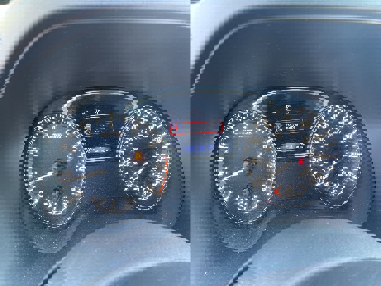 Used 2020 Nissan Pathfinder SV image 21