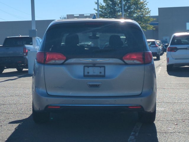 Used 2018 Chrysler Pacifica Touring Plus FWD image 6