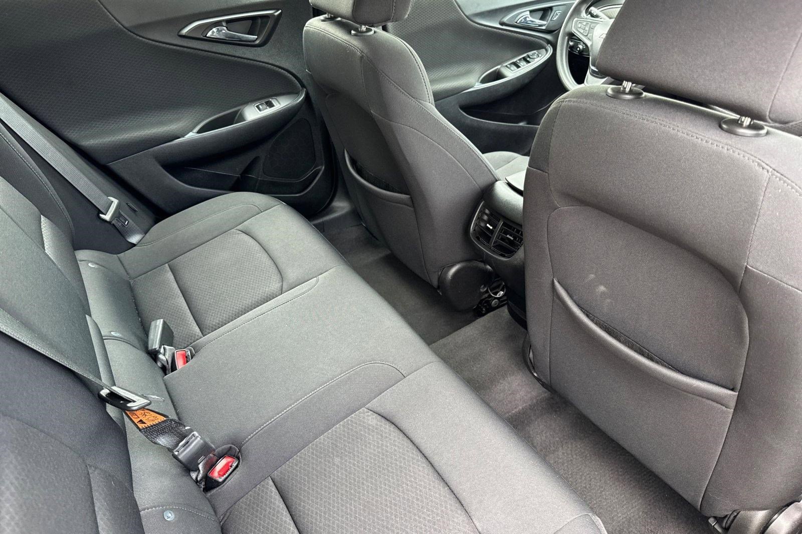 Used 2021 Chevrolet Malibu LT image 29