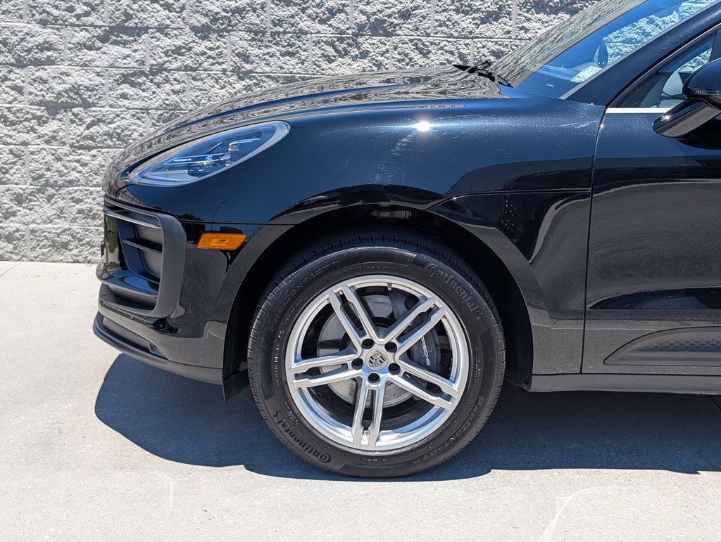 Certified 2024 Porsche Macan AWD/4WD image 30