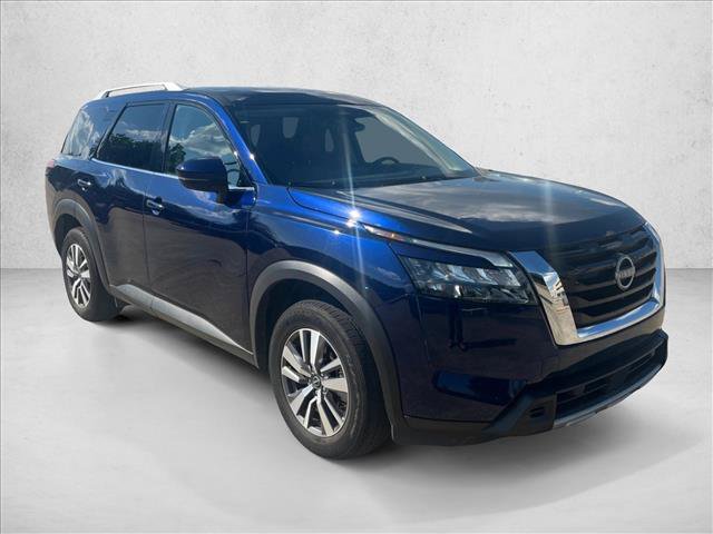 Used 2025 Nissan Pathfinder SL FWD image 3