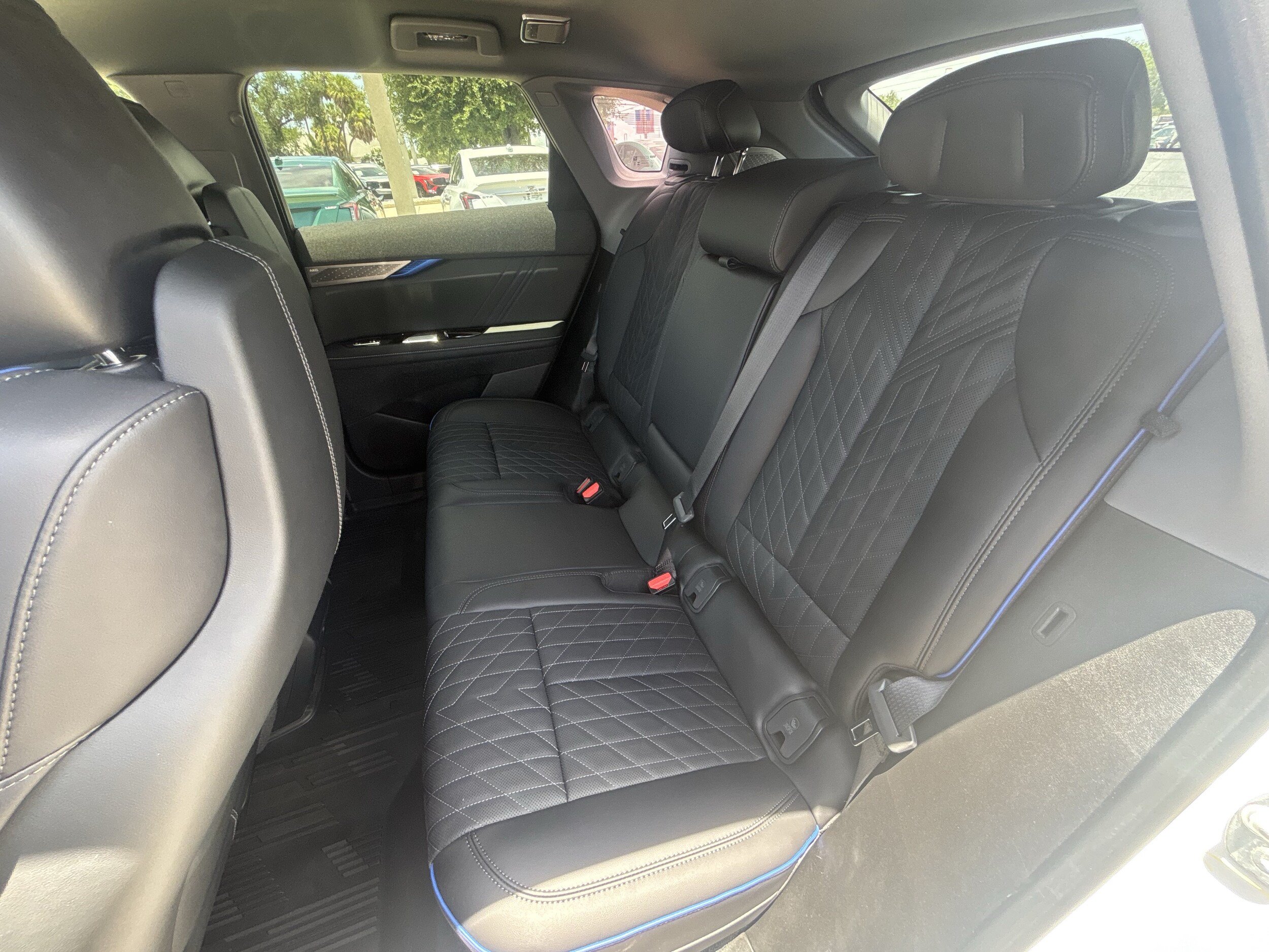 New 2026 Cadillac Optiq V w/ LPO, Floor Liner Package AWD/4WD image 19