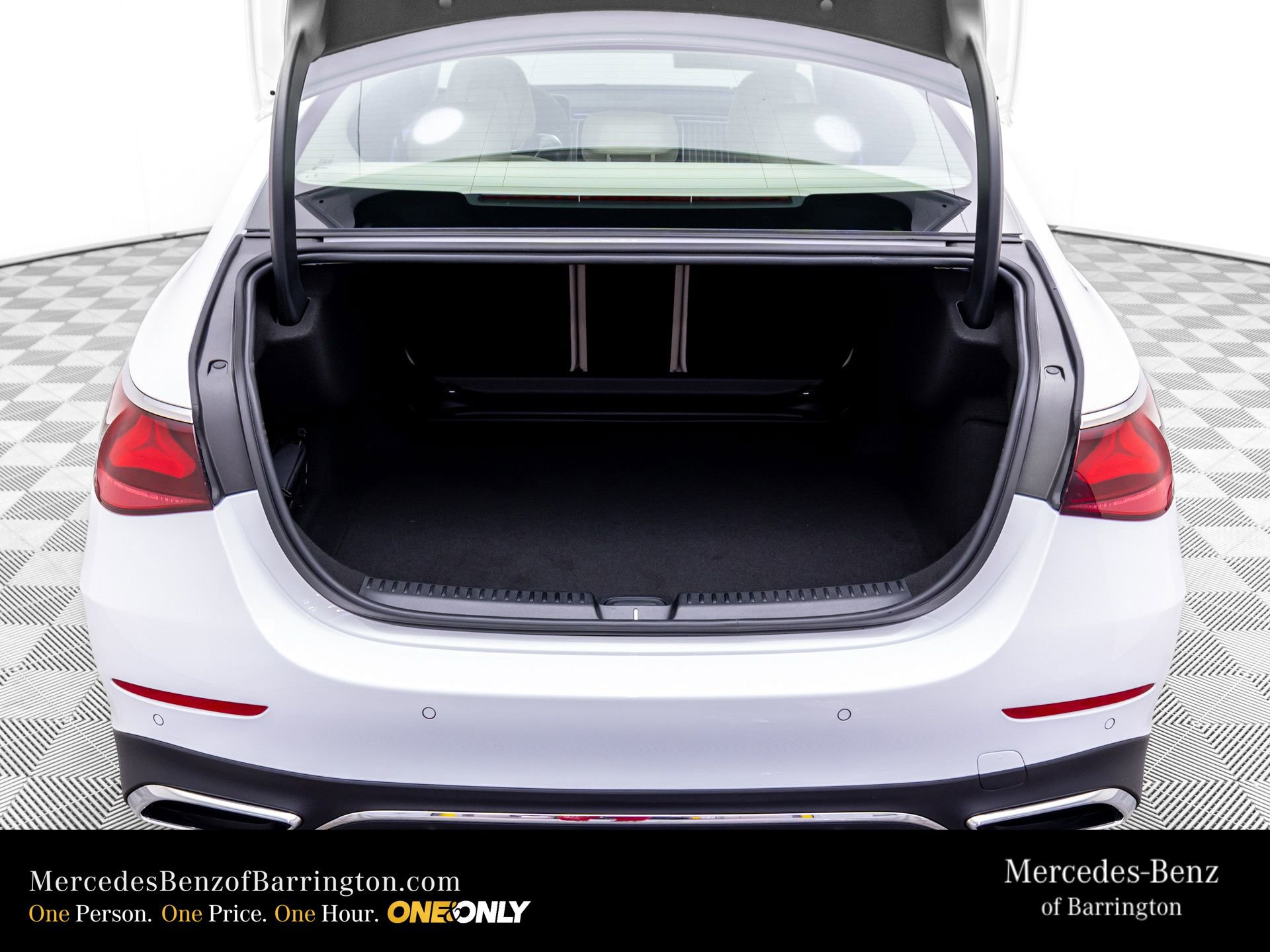 New 2026 Mercedes-Benz E 450 4MATIC Sedan image 35