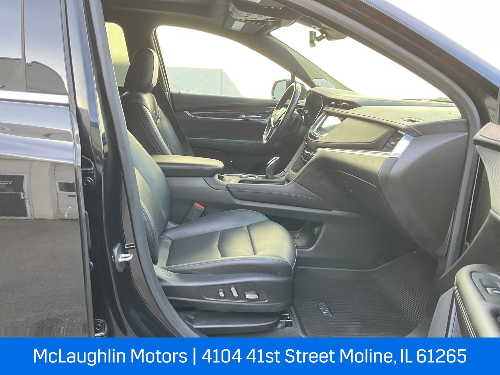 Certified 2023 Cadillac XT5 Premium Luxury w/ LPO, Floor Liner Package image 10