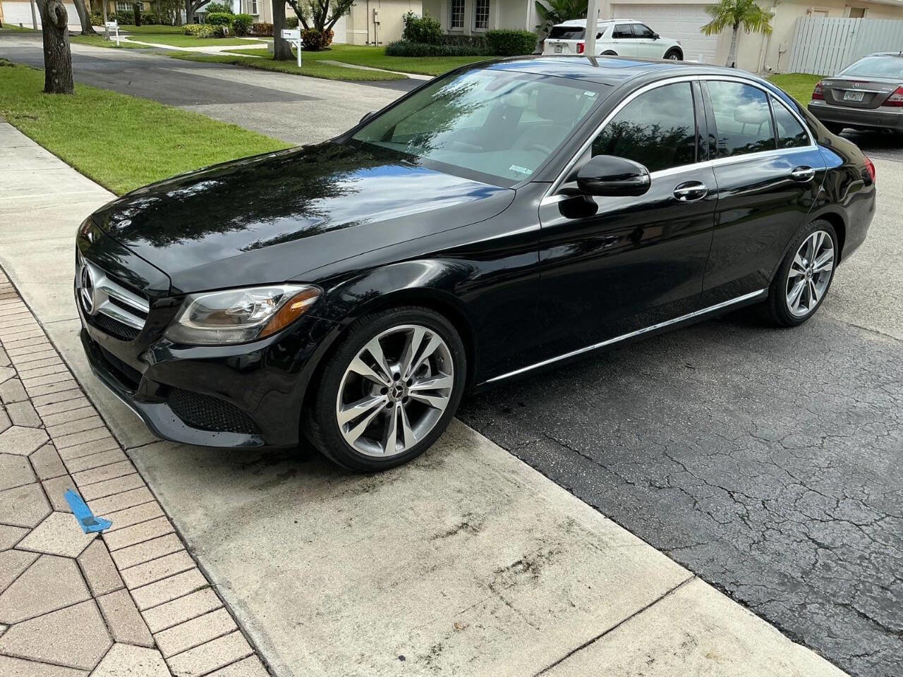Used 2018 Mercedes-Benz C 300 Sedan image 3