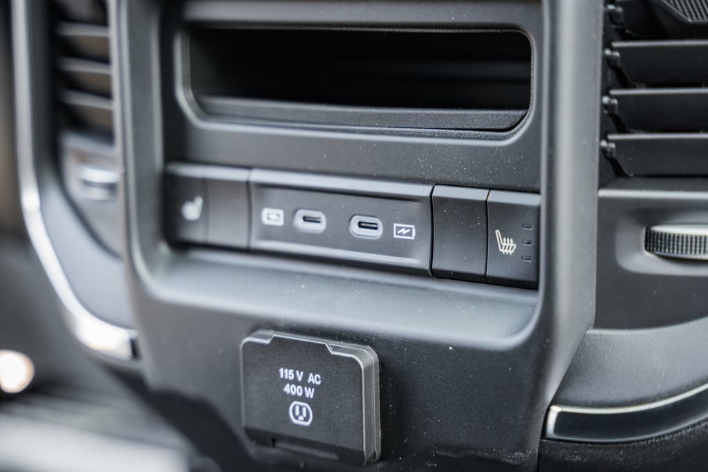 New 2026 RAM 1500 Laramie AWD/4WD image 39