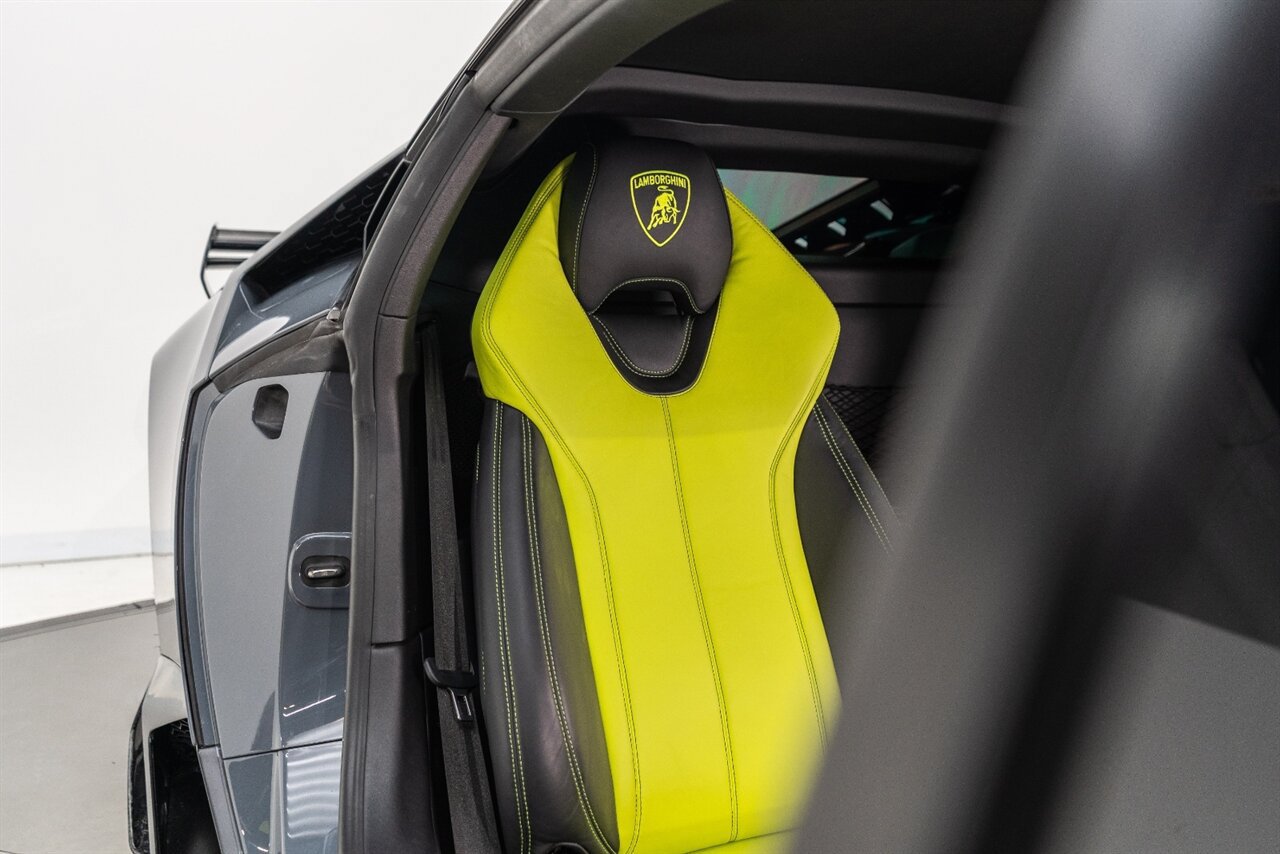 Used 2017 Lamborghini Huracan LP 610-4 AWD/4WD image 36