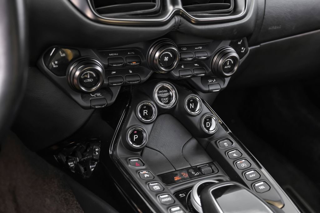 Used 2020 Aston Martin V8 Vantage Coupe RWD image 23