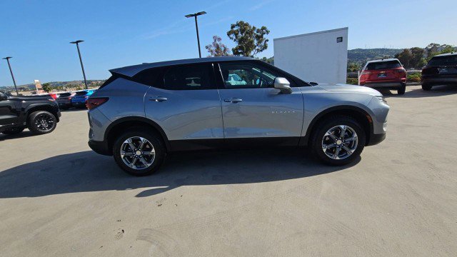 Used 2025 Chevrolet Blazer LT FWD image 9
