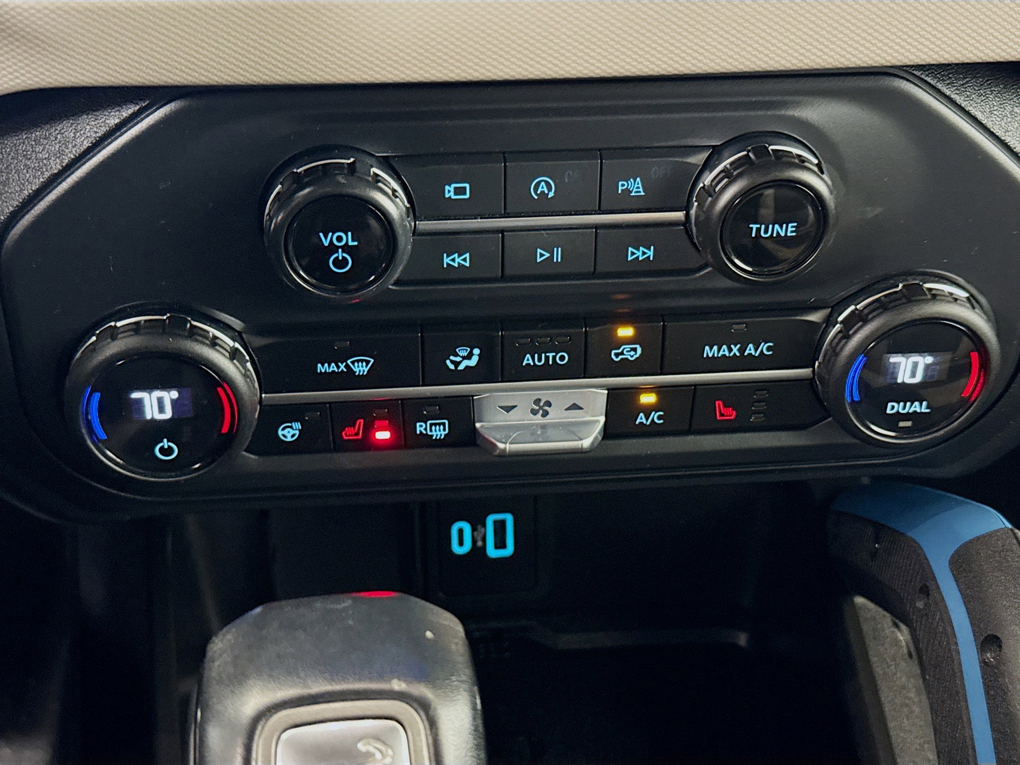 Used 2023 Ford Bronco Wildtrak image 17