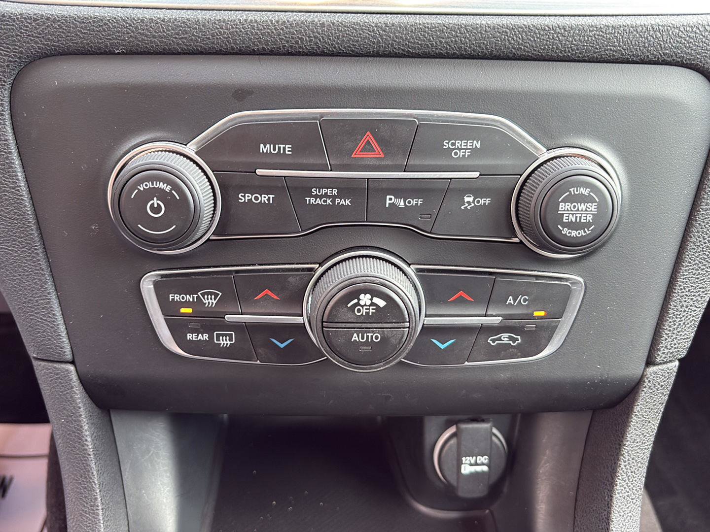 Used 2018 Dodge Charger GT AWD/4WD image 15